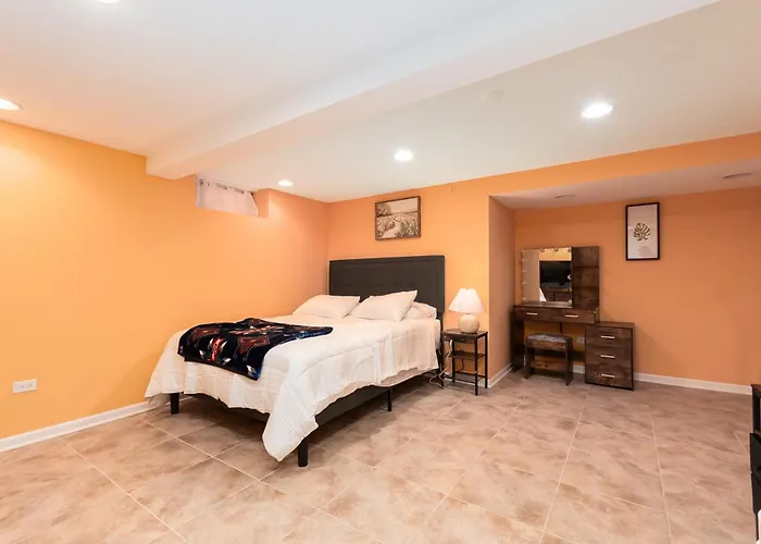 Charming Retreat * Oak Park